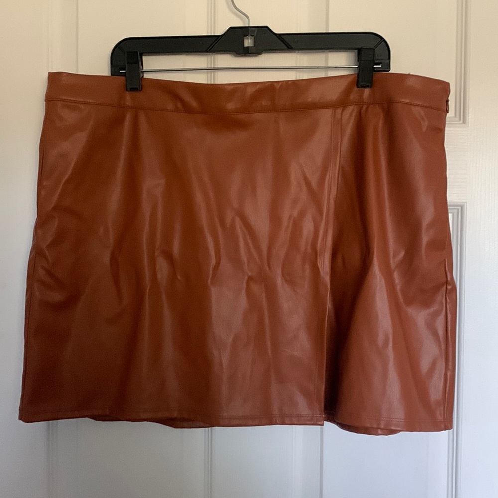 Side Zipper Brown Pleather Middy Skirt